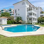 Piscina Y Vistas Espectaculares En Апартаменти Торремолінос