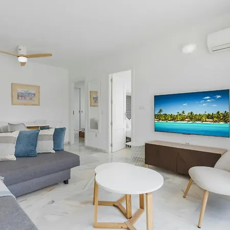 Piscina Y Vistas Espectaculares En Apartamento