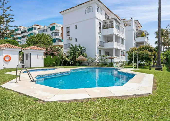 Piscina Y Vistas Espectaculares En Апартаменты Торремолинос