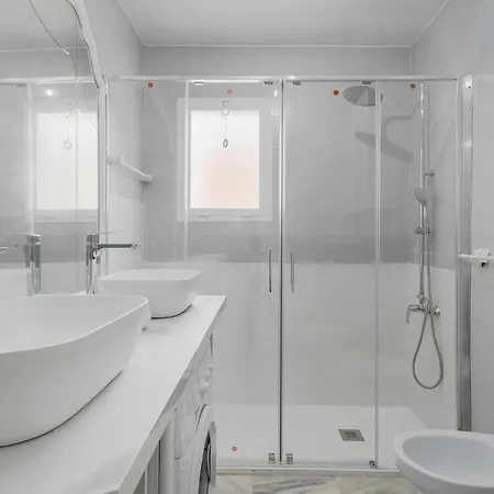 Piscina Y Vistas Espectaculares En 托雷莫利诺斯